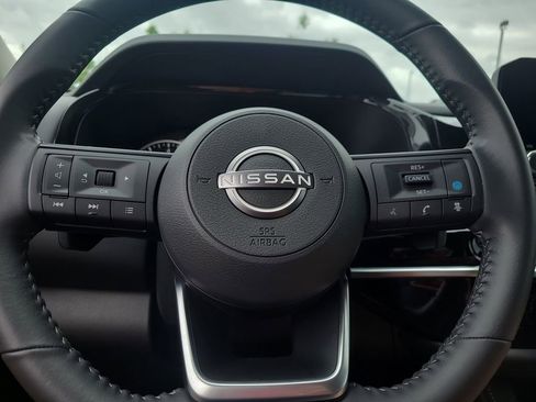 Certified 2025 Nissan Pathfinder SV image 26