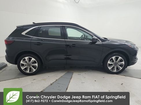 Used 2024 Ford Escape Platinum w/ Premium Technology Package image 9