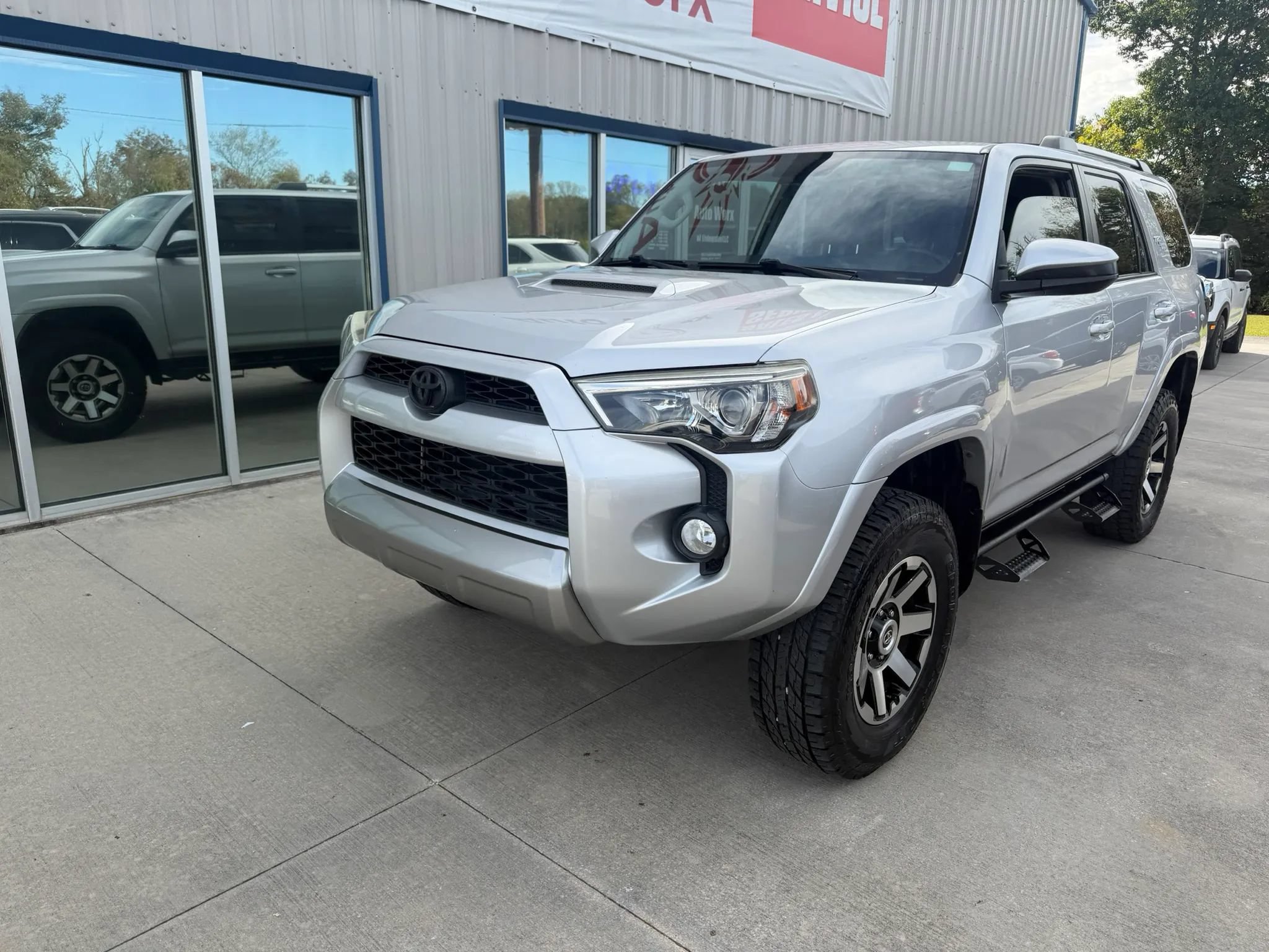 Used 2018 Toyota 4Runner TRD Off-Road AWD/4WD image 24