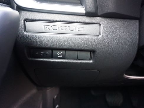 Used 2023 Nissan Rogue S AWD/4WD image 5