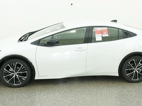 New 2026 Toyota Prius XLE FWD image 3