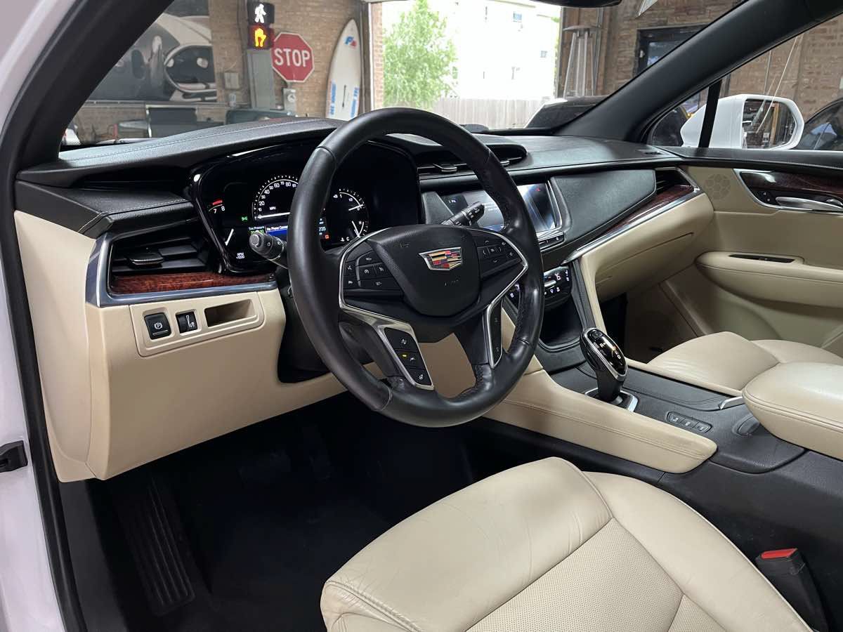 Used 2018 Cadillac XT5 Premium Luxury w/ LPO, Wheel Lock Package AWD/4WD image 9