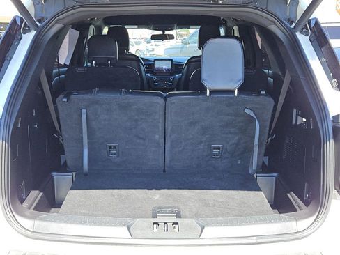 Used 2020 Ford Explorer XLT w/ Equipment Group 202A image 13
