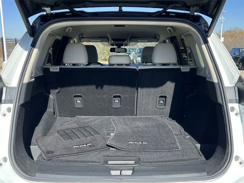 Certified 2025 Nissan Rogue SL image 24