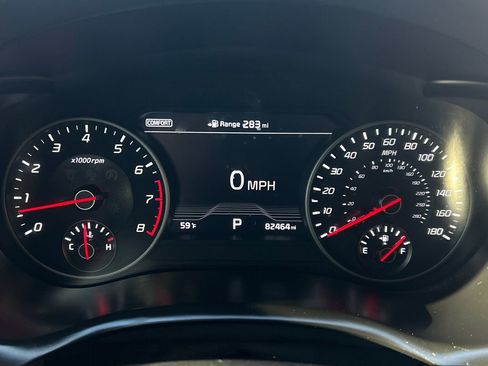 Used 2018 Kia Stinger GT2 image 21