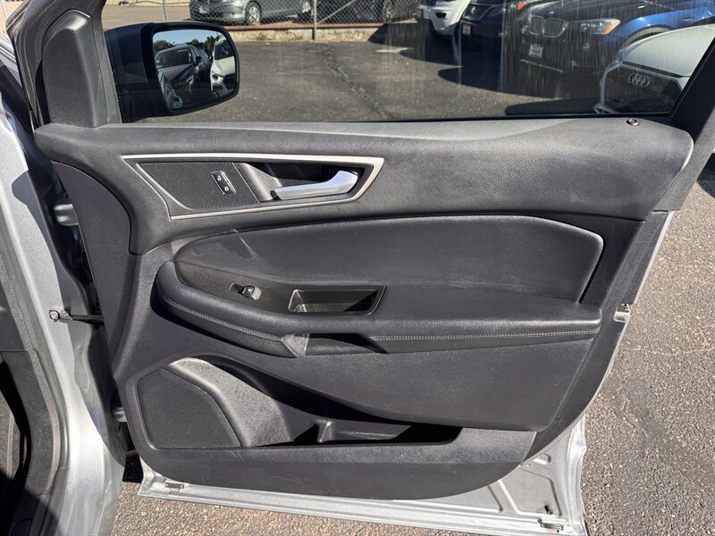 Used 2020 Ford Edge SEL FWD image 12