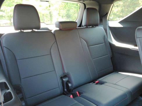 Certified 2024 Chevrolet Traverse RS w/ LPO, Floor Liner Package AWD/4WD image 23