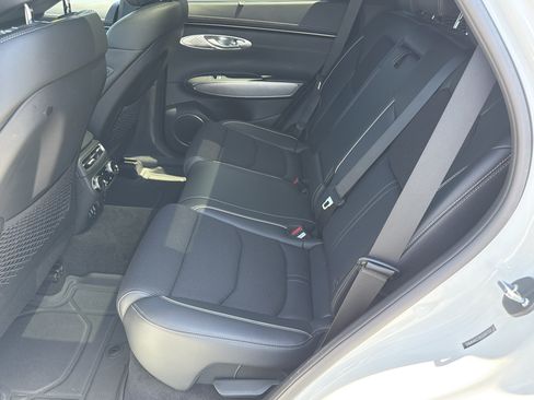 Used 2025 Genesis GV70 2.5T AWD/4WD image 21