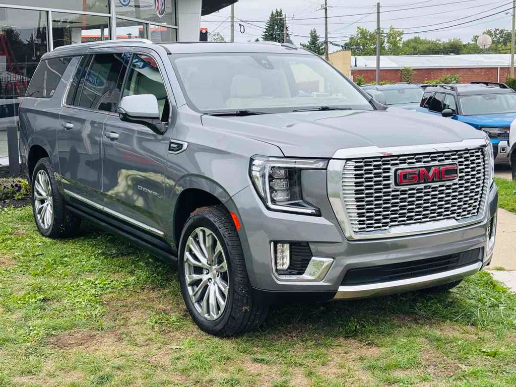 Used 2021 GMC Yukon XL Denali w/ Denali Ultimate Package AWD/4WD image 4