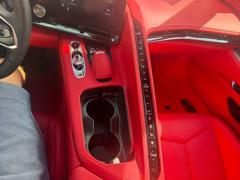 Used 2024 Chevrolet Corvette Stingray Premium Conv w/ Z51 Performance Package RWD image 33