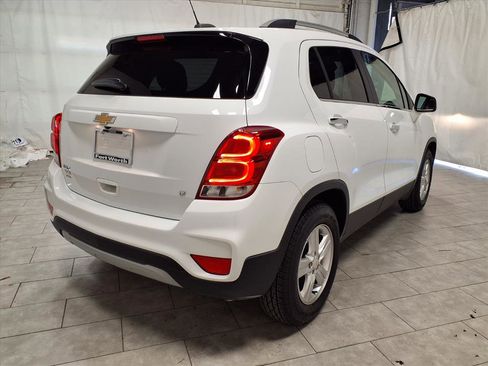 Used 2019 Chevrolet Trax LT w/ LT Convenience Package image 9