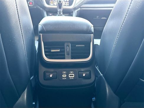 Used 2025 Subaru Outback Limited image 27