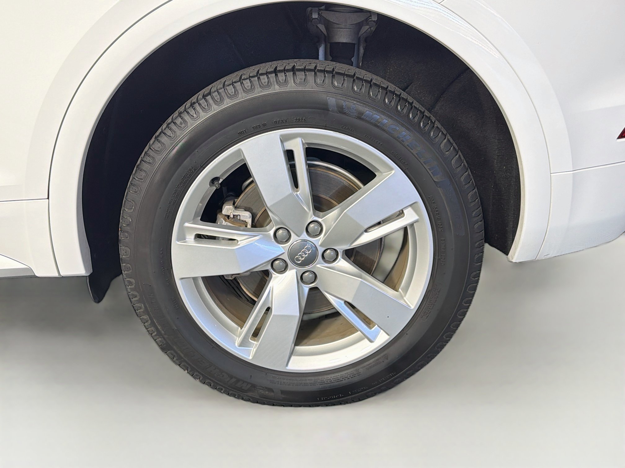 Used 2018 Audi Q5 2.0T Premium Plus w/ Premium Plus Package AWD/4WD image 11