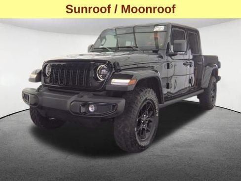 Used 2024 Jeep Gladiator Sport AWD/4WD image 4