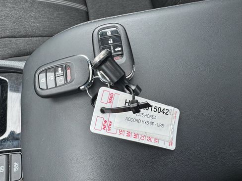 Used 2025 Honda Accord Sport image 31