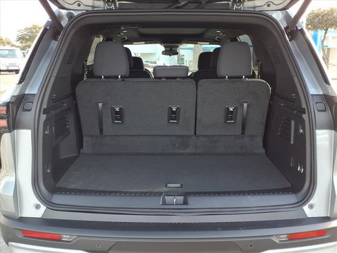 New 2026 Chevrolet Traverse LT image 8