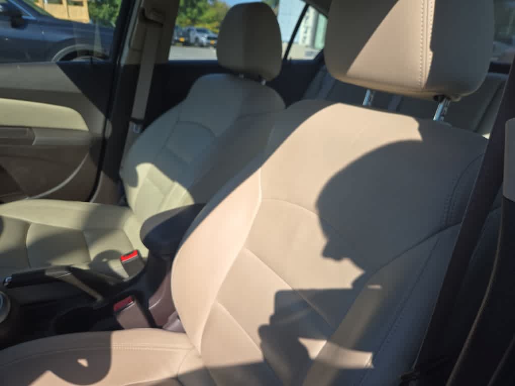 Used 2014 Chevrolet Cruze LT w/ Sun, Sound and Sport Package FWD image 9