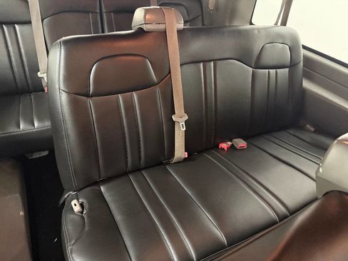 Used 2016 Chevrolet Express 3500 LT w/ LT Preferred Equipment Group image 31