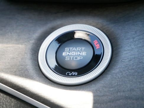 New 2025 Jeep Grand Cherokee L Limited w/ Black Appearance Package image 40