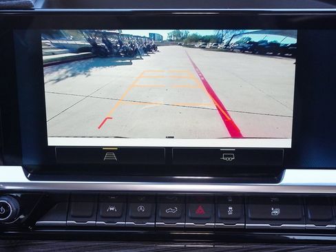 Used 2022 Chevrolet Silverado 1500 LT image 14