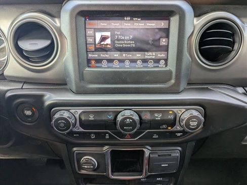 Used 2022 Jeep Wrangler Sport image 12