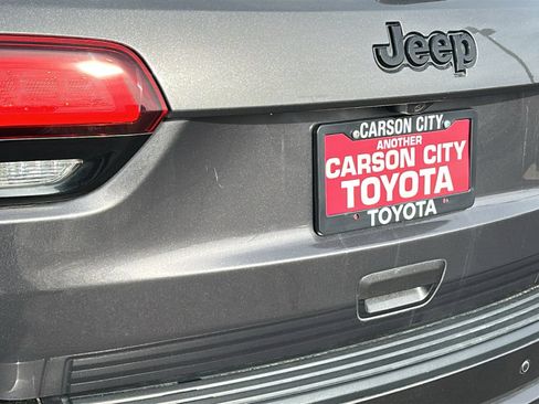 Used 2021 Jeep Grand Cherokee Laredo X image 28