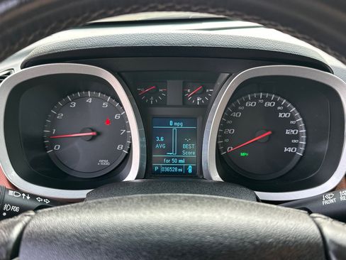 Used 2017 Chevrolet Equinox Premier w/ Enhanced Convenience Package image 28