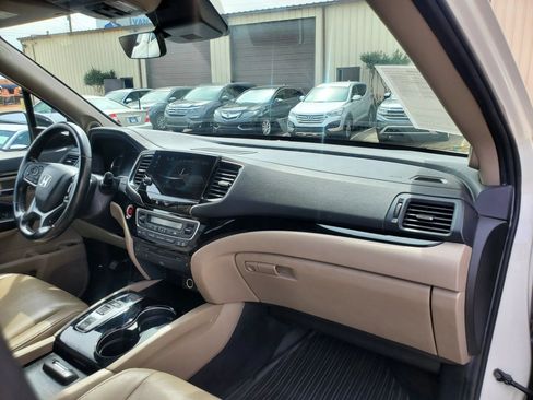 Used 2019 Honda Pilot Touring image 30