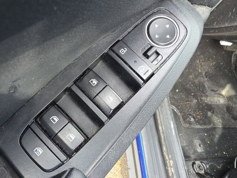 Used 2023 Kia Seltos S image 16