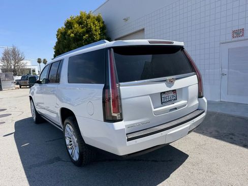 Used 2016 Cadillac Escalade ESV Platinum AWD/4WD image 4