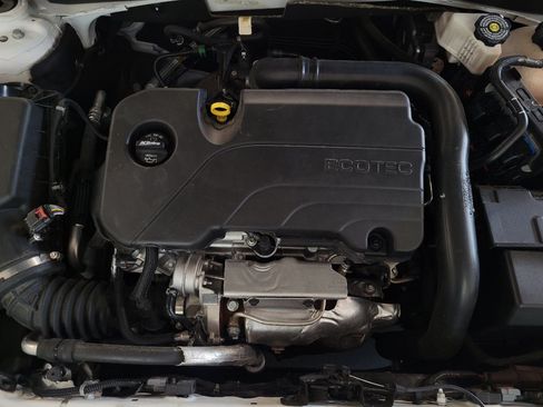 Used 2025 Chevrolet Malibu LT FWD image 30