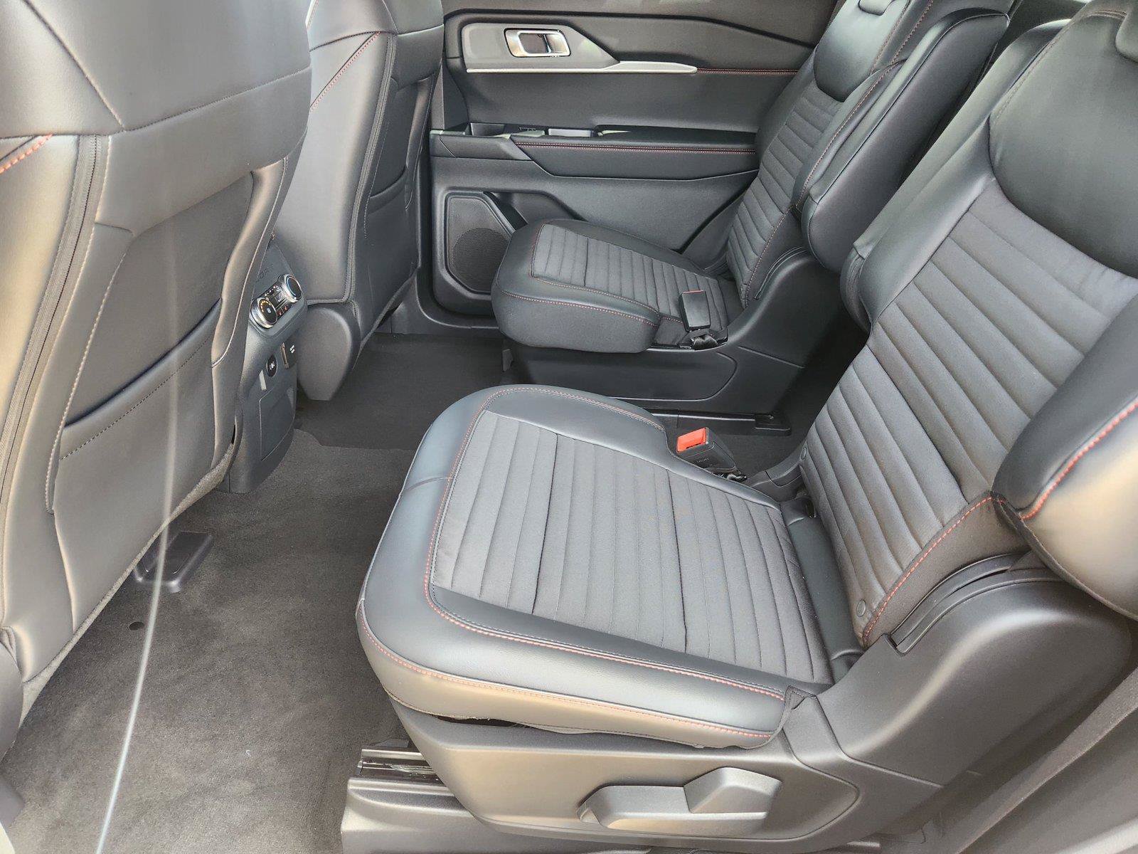 New 2026 Ford Explorer ST-Line w/ ST-Line Street Pack RWD image 19
