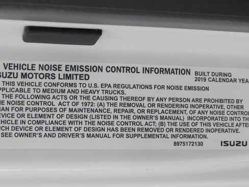 Used 2019 Isuzu NPR image 40