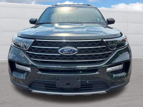 Used 2022 Ford Explorer XLT w/ Equipment Group 202A AWD/4WD image 9