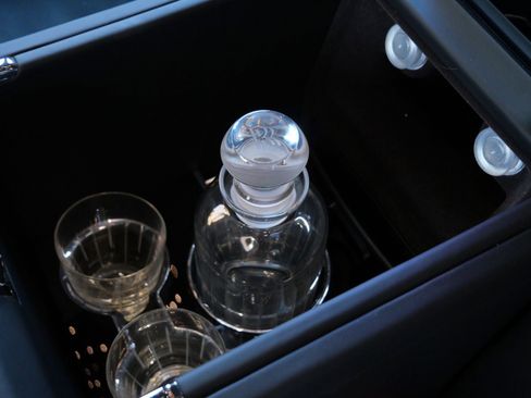 Certified 2022 Rolls-Royce Cullinan Black Badge w/ Dark Exterior Package image 18