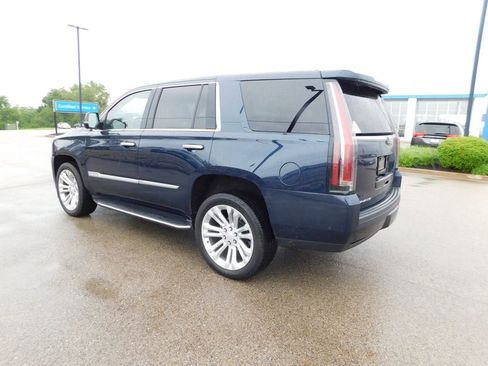 Used 2020 Cadillac Escalade Luxury w/ LPO, Radiant Package AWD/4WD image 5