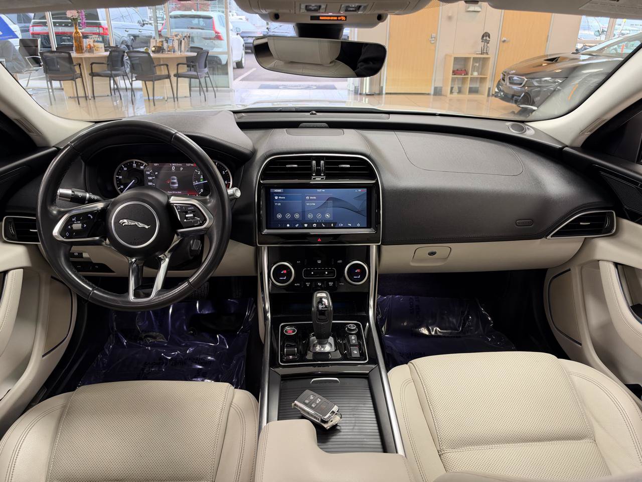 Used 2020 Jaguar XE S RWD image 11