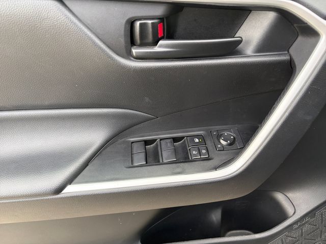 Used 2024 Toyota RAV4 LE AWD/4WD image 10