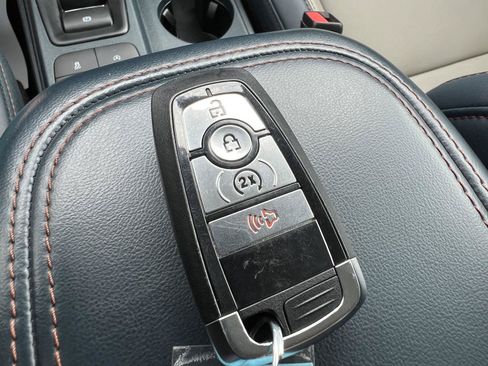 Used 2025 Ford Maverick Lariat w/ 4K Tow Package AWD/4WD image 36