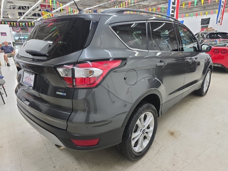 Used 2018 Ford Escape SE w/ SE Sync 3 Package AWD/4WD image 6