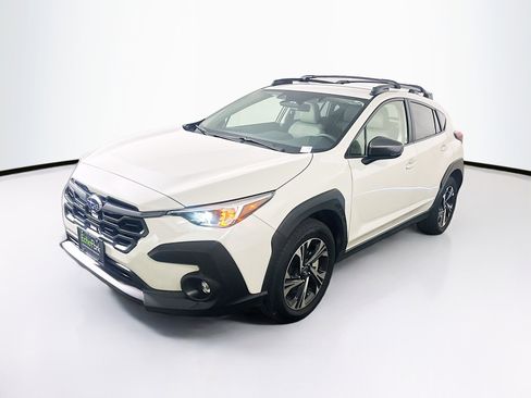 Used 2024 Subaru Crosstrek 2.0i Premium image 3