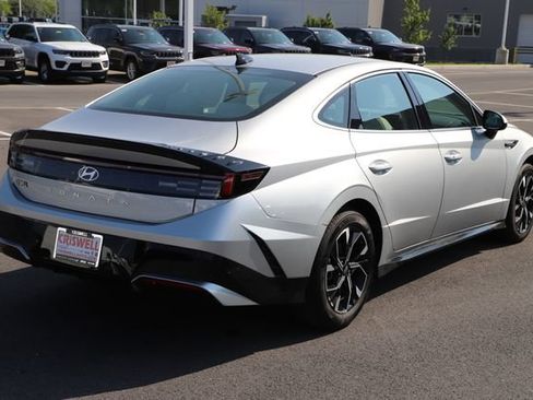 Used 2025 Hyundai Sonata SEL FWD image 6