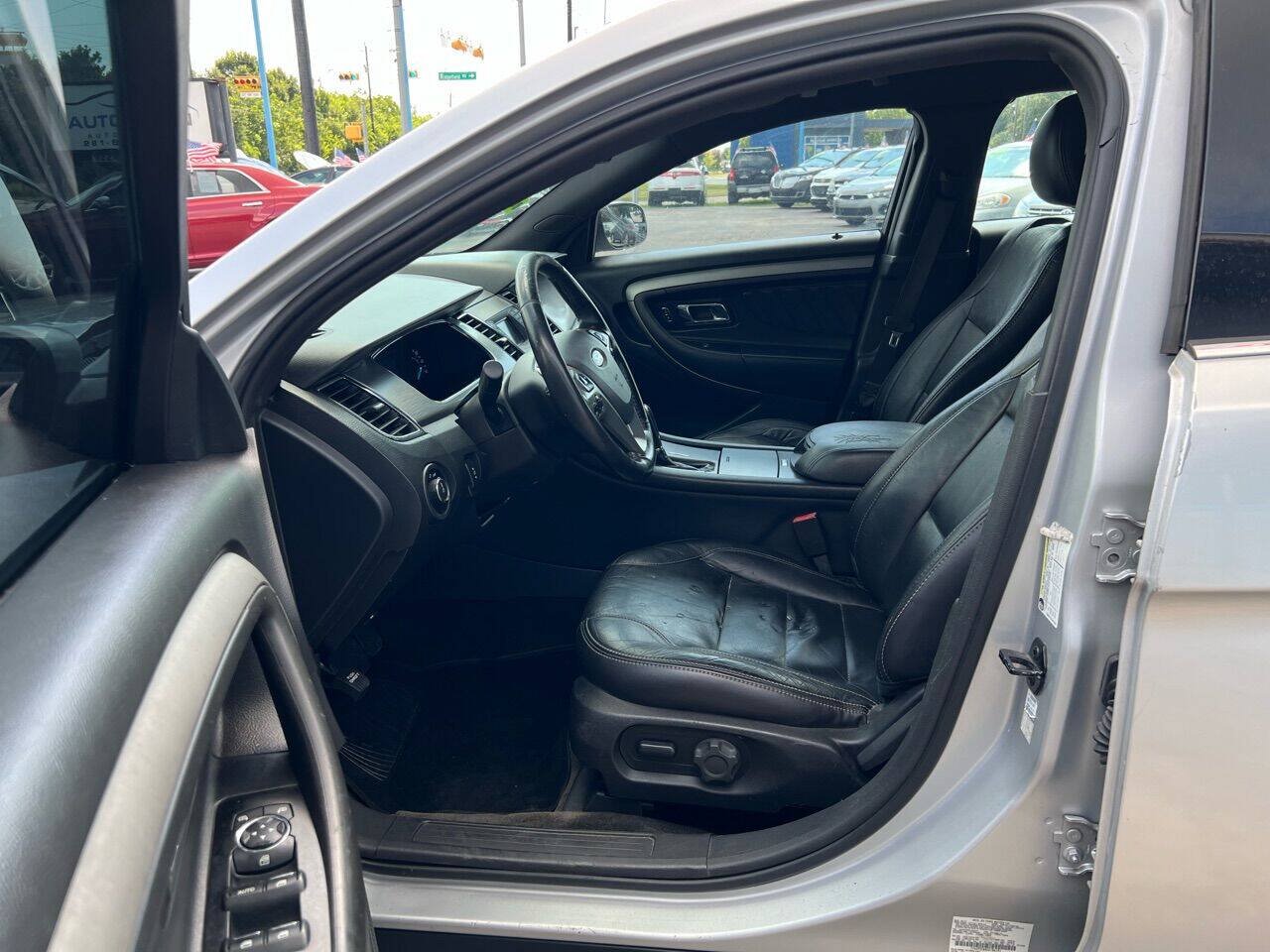Used 2014 Ford Taurus SEL FWD image 10