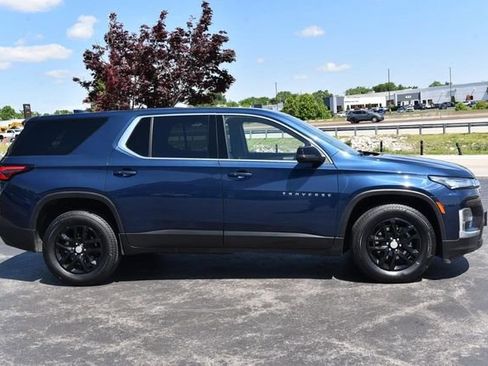 Used 2023 Chevrolet Traverse LS FWD image 5
