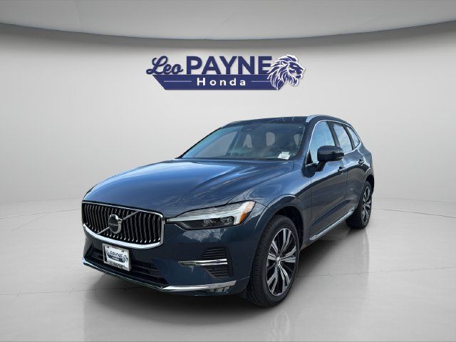 Used 2023 Volvo XC60 B5 Ultimate w/ Climate Package AWD/4WD image 3