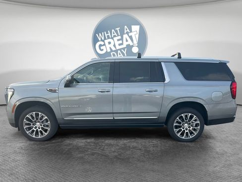 Used 2026 GMC Yukon XL Denali w/ Sun & Power Step Package AWD/4WD image 7