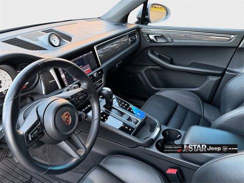 Used 2023 Porsche Macan GTS image 12