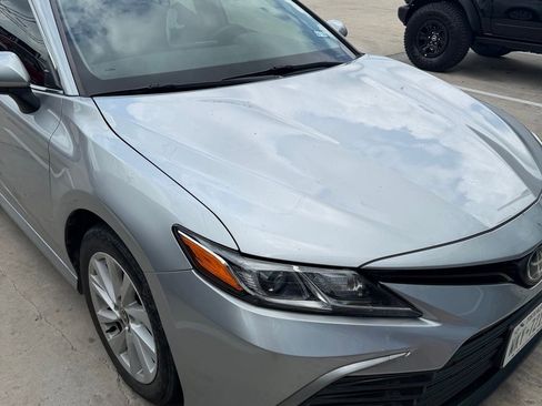 Used 2022 Toyota Camry LE FWD image 3