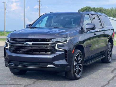 Used 2022 Chevrolet Suburban RST w/ Luxury Package AWD/4WD image 48