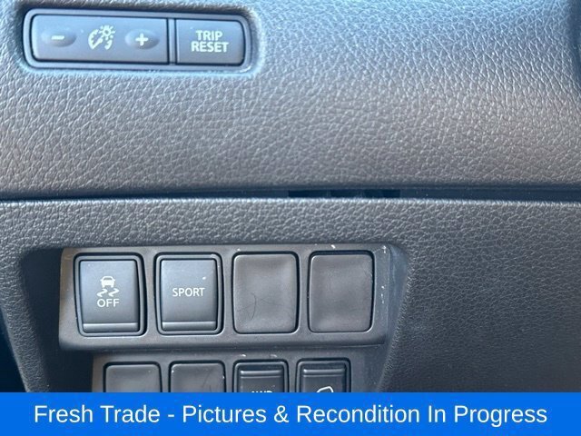 Used 2014 Nissan Rogue SV AWD/4WD image 17
